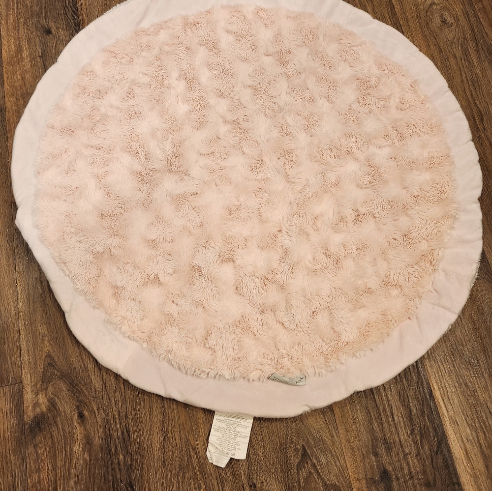 Baby Dreamgro pink round soft pallette for baby.